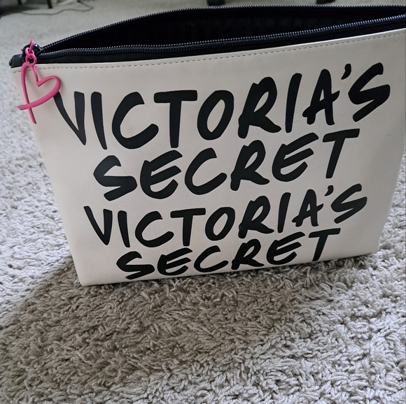 Victoria secret make up bags - Picture 1 of 3
